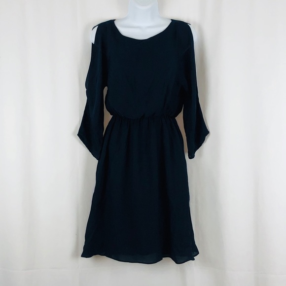 Alice + Olivia Dresses & Skirts - Alice + Olivia Silk cold shoulder minidresss M